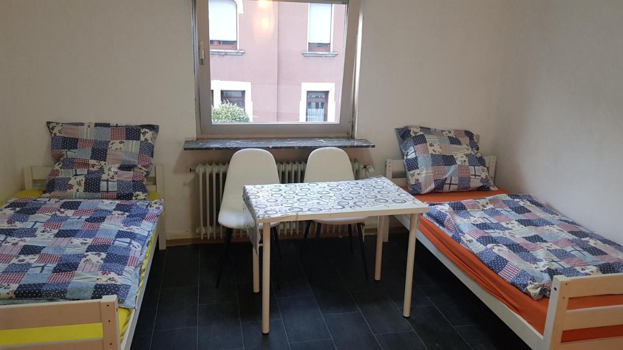 Handwerker Unterkunft Monteurzimmer Mit Gemeinschaftsbad In Brebach Saarbrücken Buitenkant foto