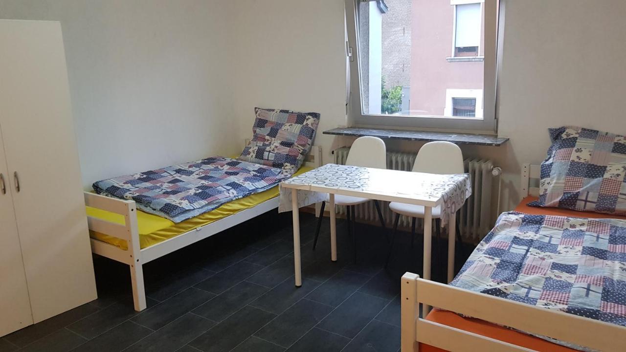 Handwerker Unterkunft Monteurzimmer Mit Gemeinschaftsbad In Brebach Saarbrücken Buitenkant foto