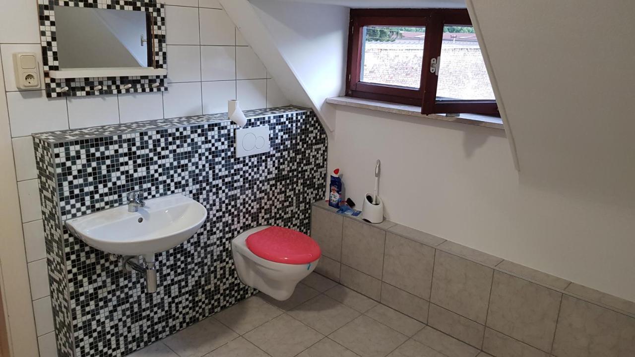 Handwerker Unterkunft Monteurzimmer Mit Gemeinschaftsbad In Brebach Saarbrücken Buitenkant foto
