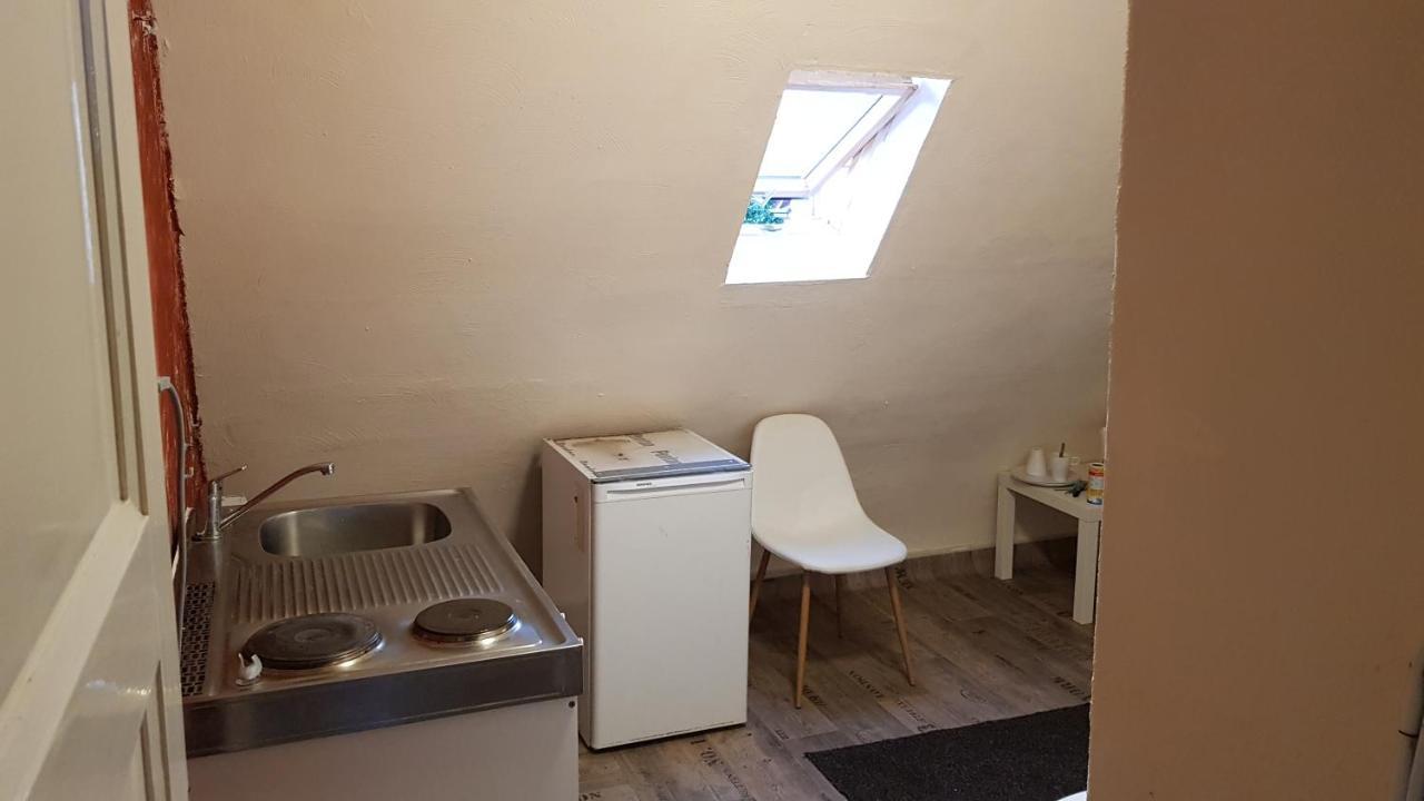 Handwerker Unterkunft Monteurzimmer Mit Gemeinschaftsbad In Brebach Saarbrücken Buitenkant foto